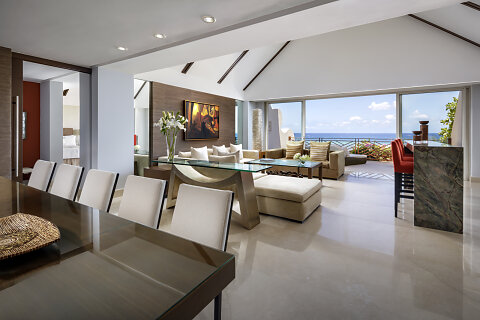GRAND CLASS PRESIDENTIAL OCEANFRONT SUITE